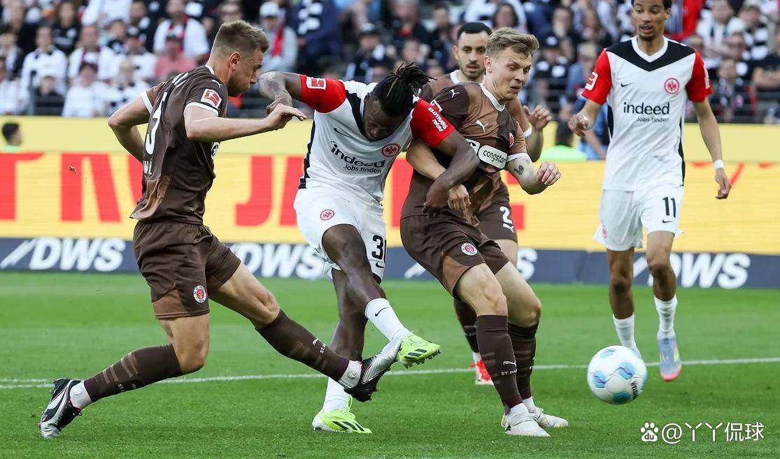法兰克福绝杀取胜，球队士气高昂的简单介绍