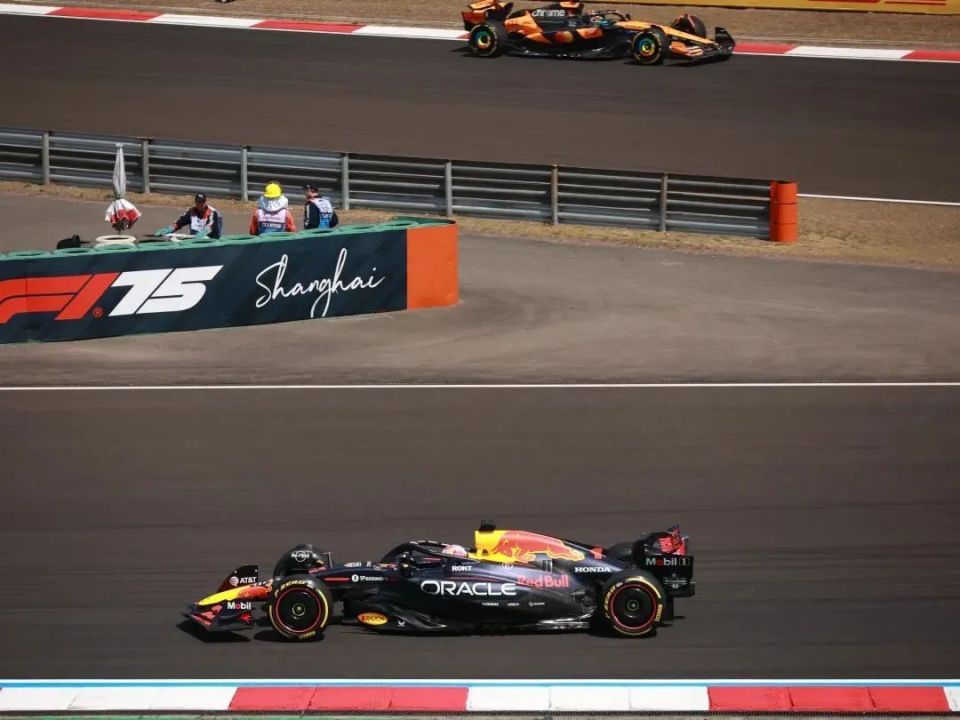 哈斯车队险胜红牛车队，皮亚斯特里关键制胜的简单介绍