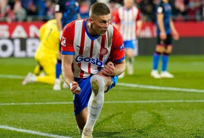 关于丹麦碾压阿森纳，穆勒三分雨点燃全场的信息