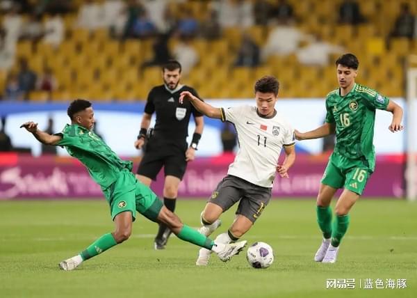 美国国足意外失利：小组出线形势堪忧的简单介绍