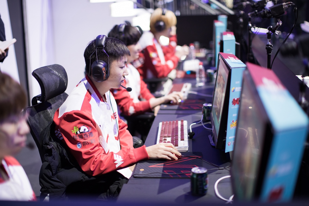 BDS绝地反击TeamWE，Deft惊艳世界的简单介绍