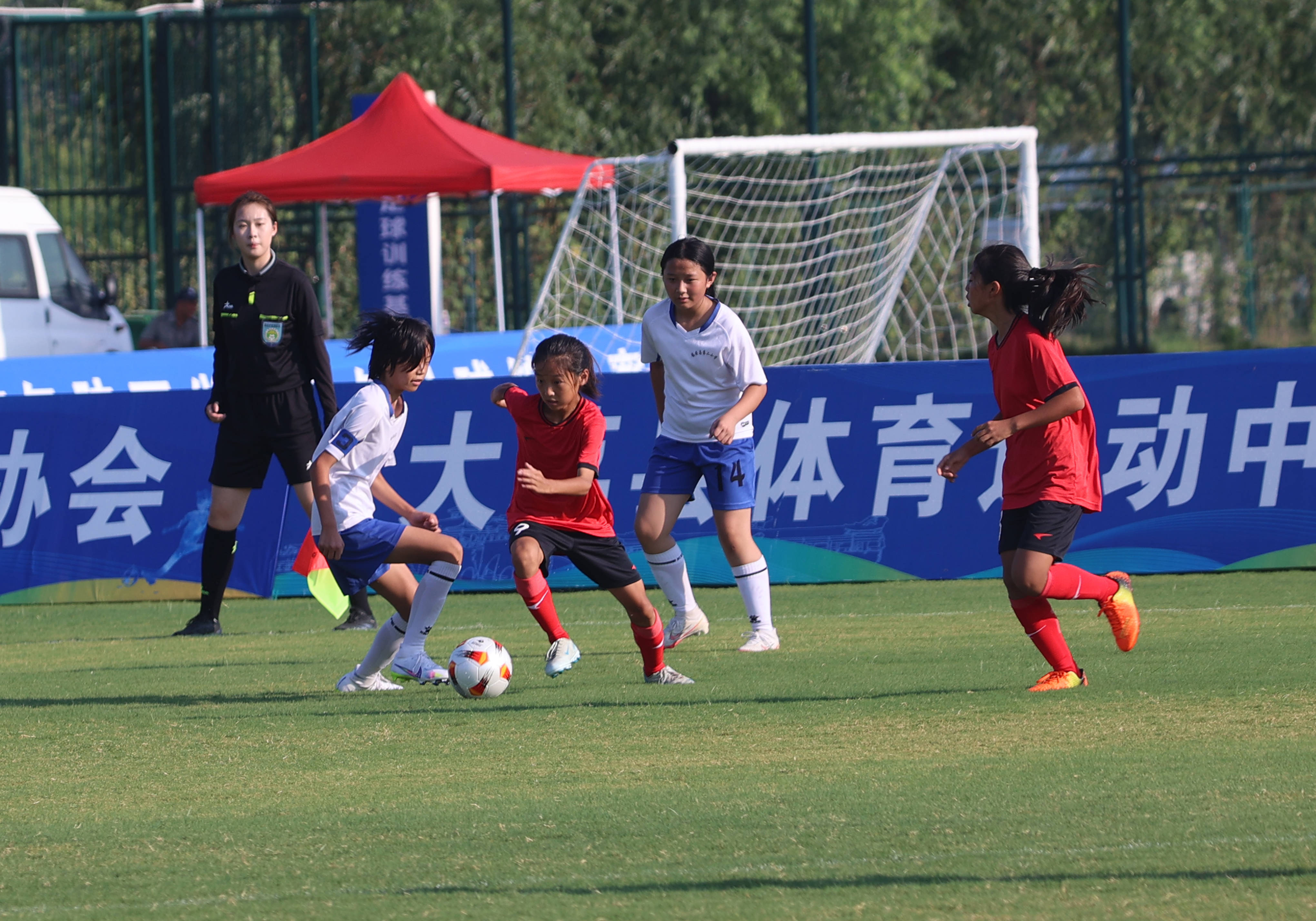 中东女足锦标赛上演悬念大战，伊朗队跌宕起伏最终夺冠的简单介绍