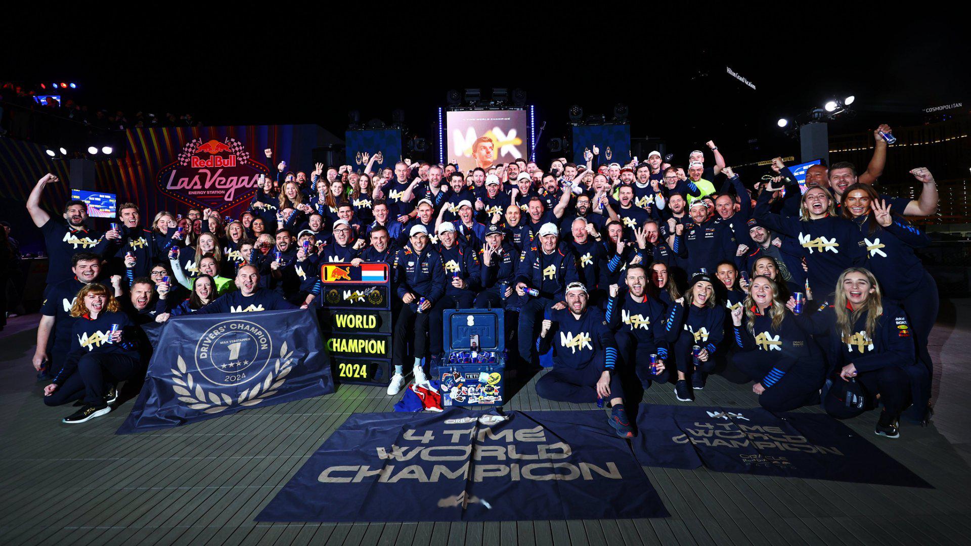 索伯车队力克红牛车队，塞恩斯扛起全队的简单介绍