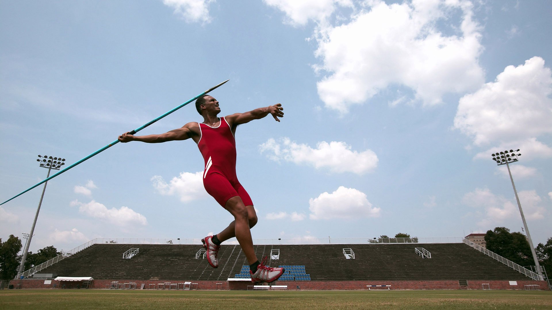 绿茵之外,冰火交响曲,当国际米兰的北欧远征遇见内马尔的抢七神话