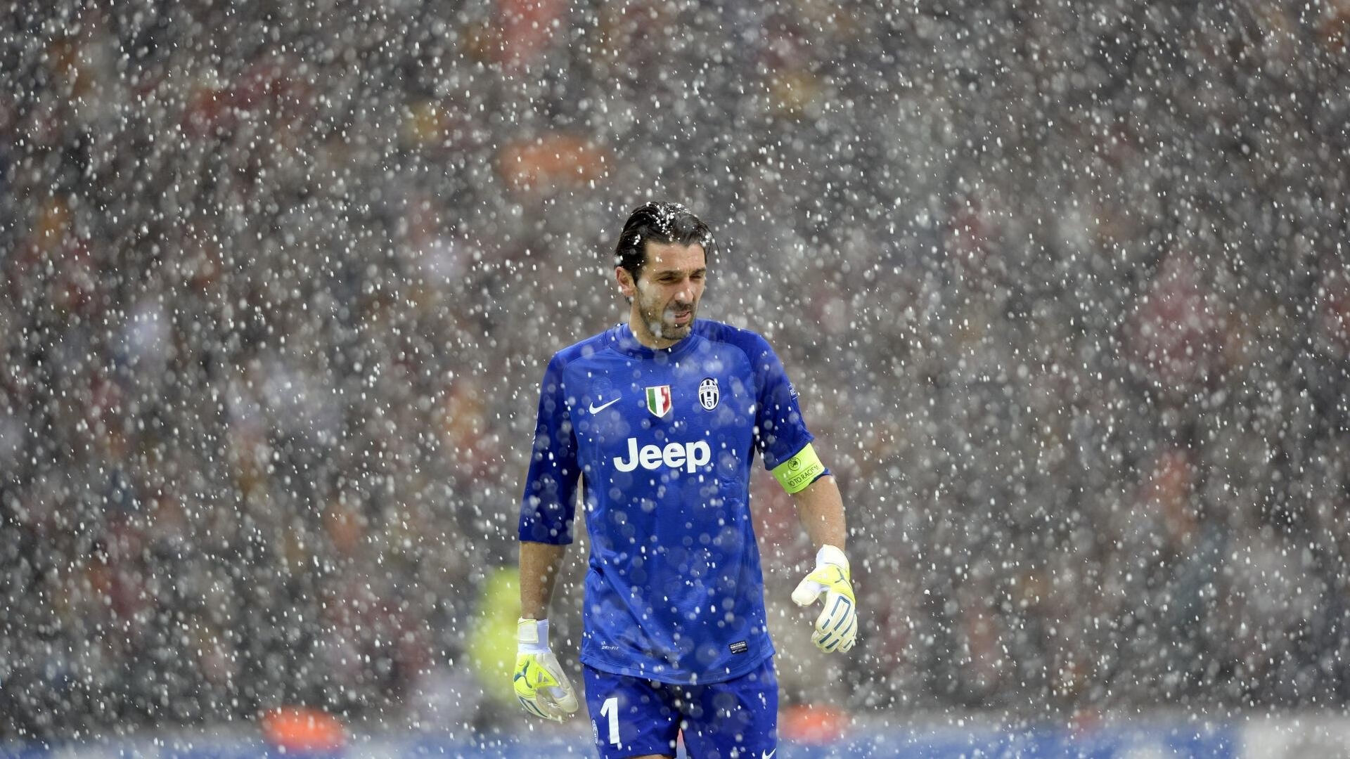 绿茵之外，当英超争冠白热化，国际米兰与巴拉圭的平行叙事