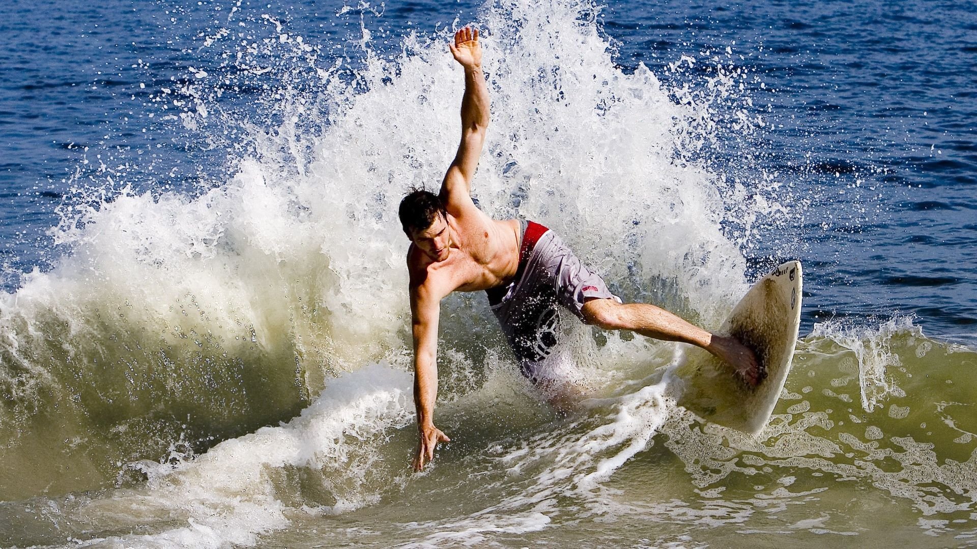 马刺完胜爵士，利拉德点燃赛场，一场定义赛季的经典对决