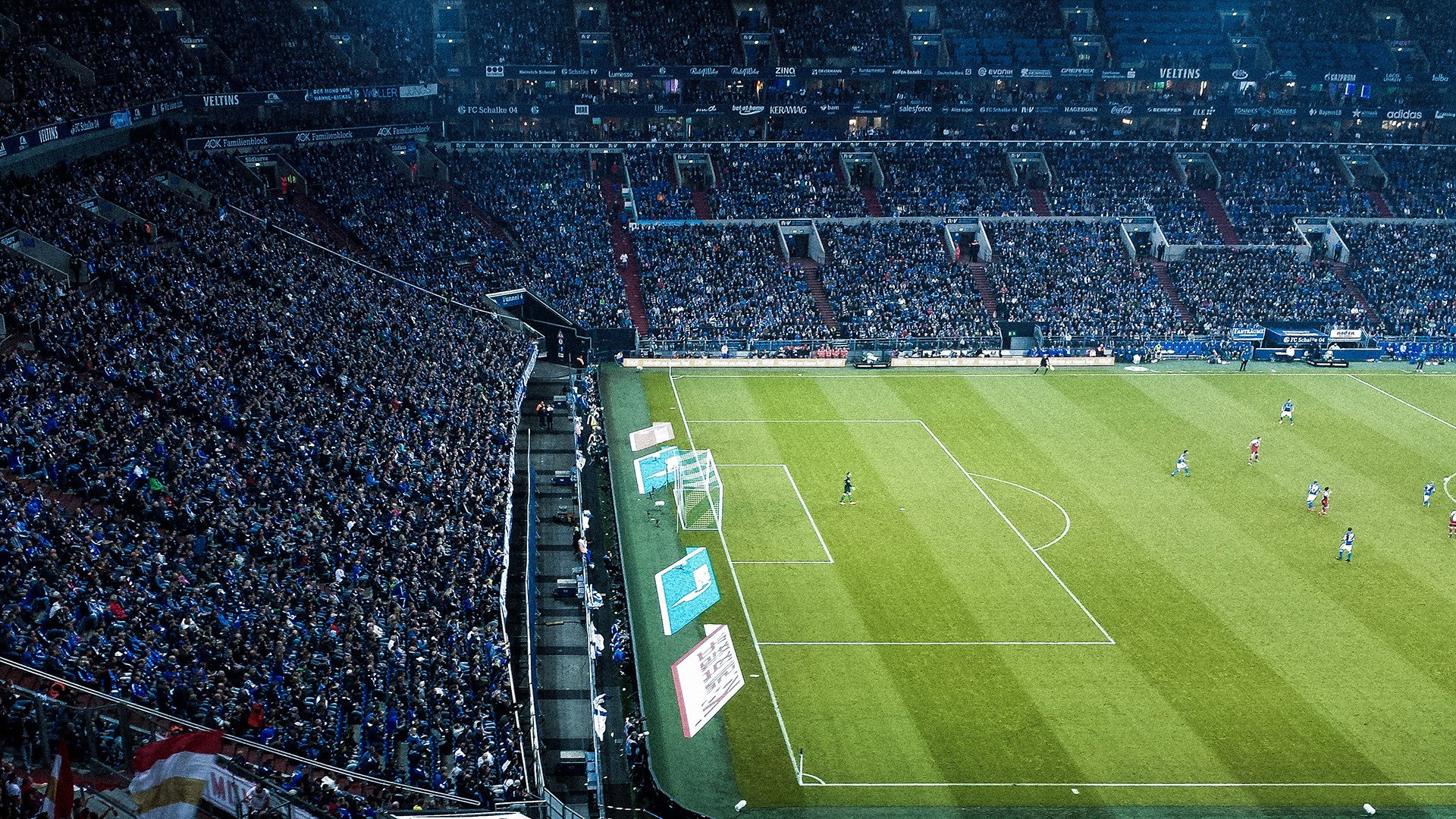 橙色风暴席卷绿茵场，洪都拉斯横扫沙特，德里赫特末节统治攻防